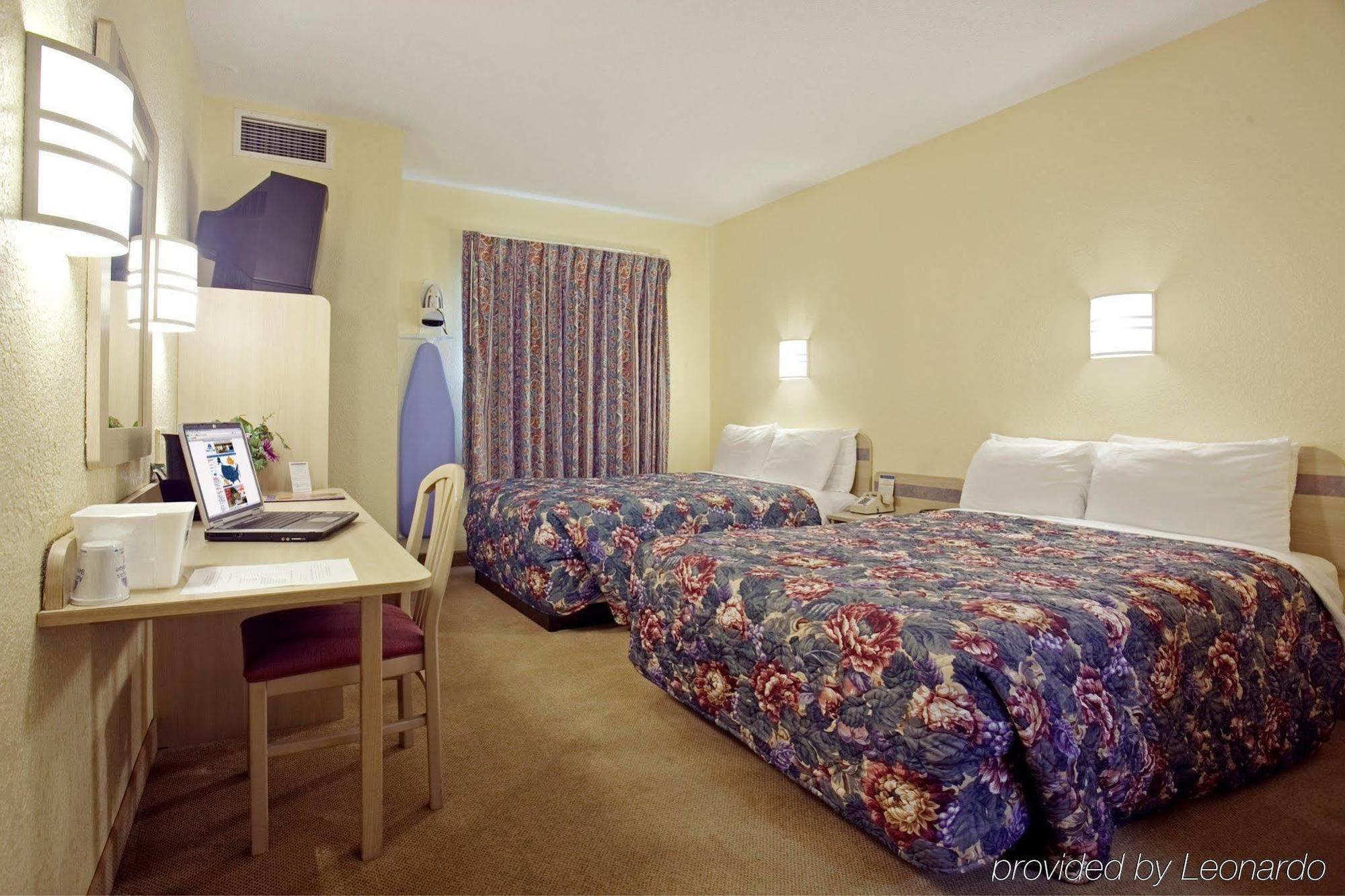 Lodge Econo *